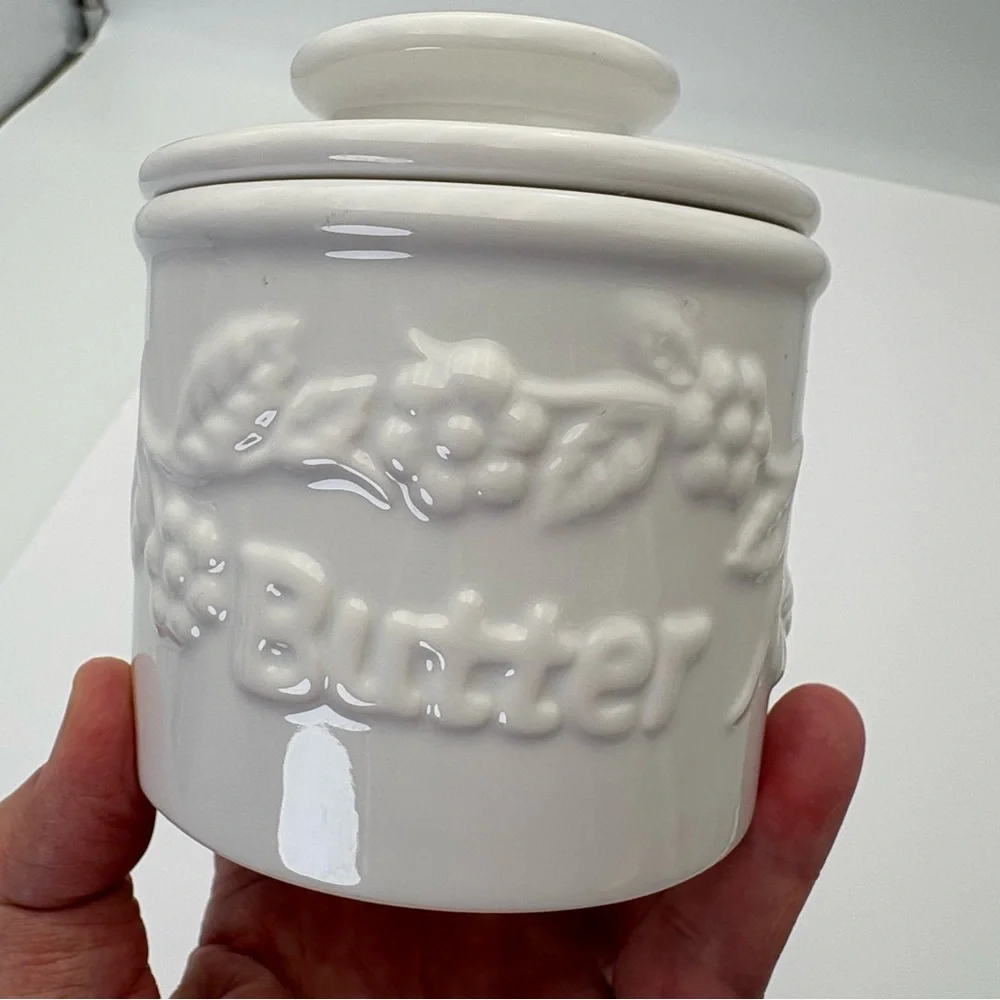 Vintage White Ceramic Butter Bell with “Butter” and “Beurre” Text, Flower Motif